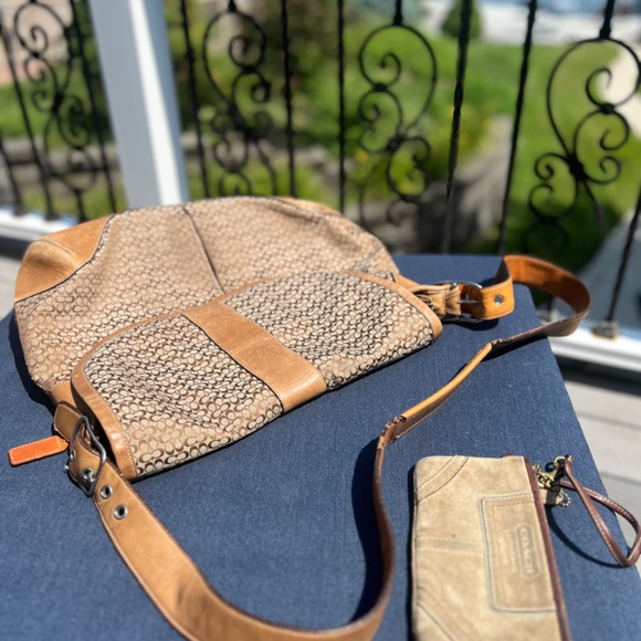 Coach crossbody bag and wristlet - Picture 4 of 4